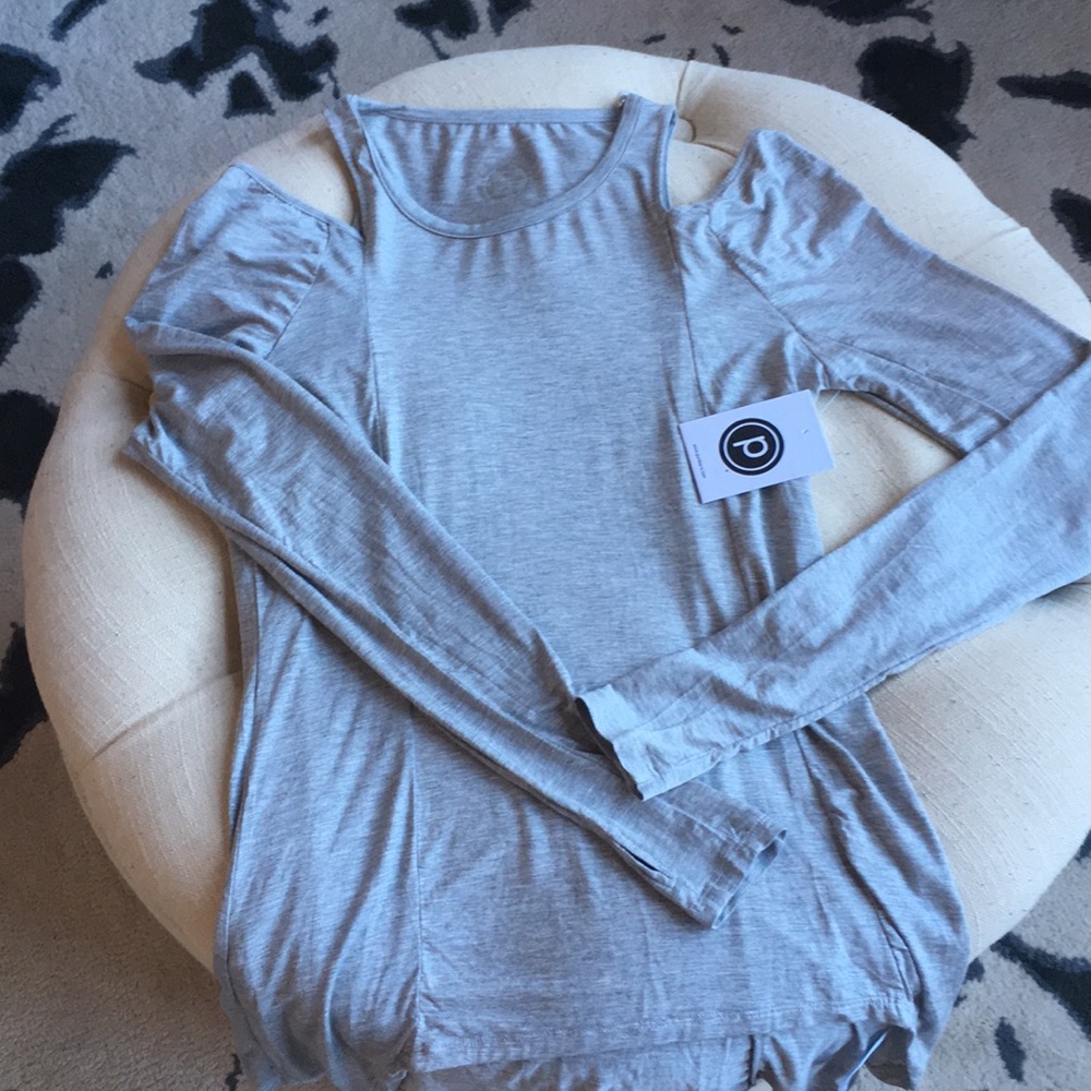 NWT long sleeve cold shoulder top